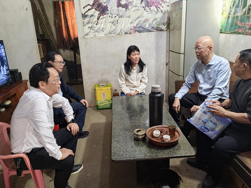 401c6f052da39a0064bd8d33fe780015.png 范利輝到掛鉤點(diǎn)揭西縣坪上鎮(zhèn)開展春節(jié)前慰問(wèn)活動(dòng)2.png