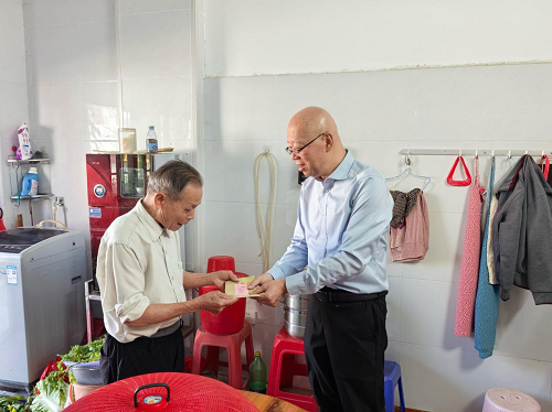 9eadcfaeb2ff6a3c2173e2c2f2478766.png 范利輝到掛鉤點(diǎn)揭西縣坪上鎮(zhèn)開展春節(jié)前慰問(wèn)活動(dòng)3.png